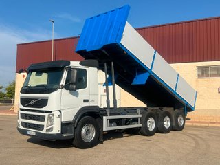 VOLVO FM11 BASCULANTE 8X4 ULTIMO EJE DIRECCIONAL