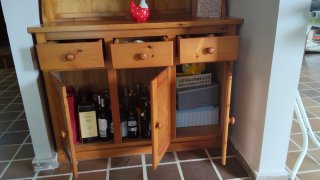 Alacena in legno con porte in vetro