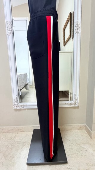 Pantalón Zara negro raya lateral roja blanca