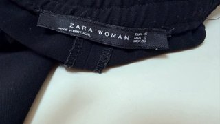 Pantalón Zara negro raya lateral roja blanca