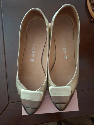 Zapatos dorados mujer tacón