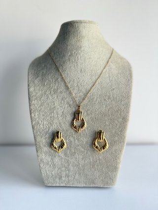 COLGANTE Y PENDIENTES