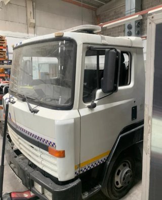 Nissan grua 3500kg