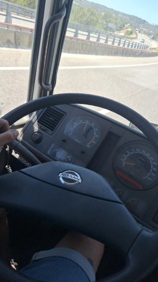 Nissan grua 3500kg