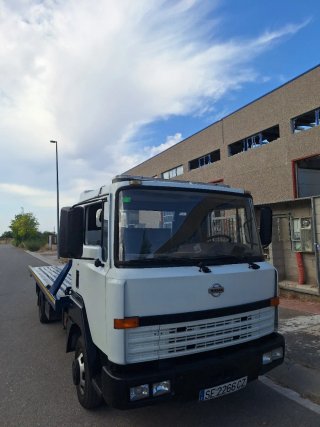Nissan grua 3500kg