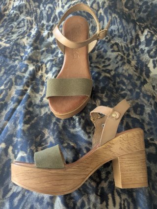 Sandalias de piel beige y verde