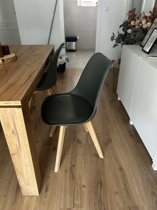 URGE VENTA!!  Mesa de comedor de madera