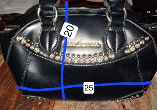 Bauletto Roccobarocco nero con borchie