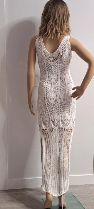 Vestido blanco de crochet  hecho a mano.