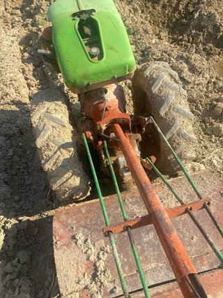 Motocultor con fresa PASQUALI