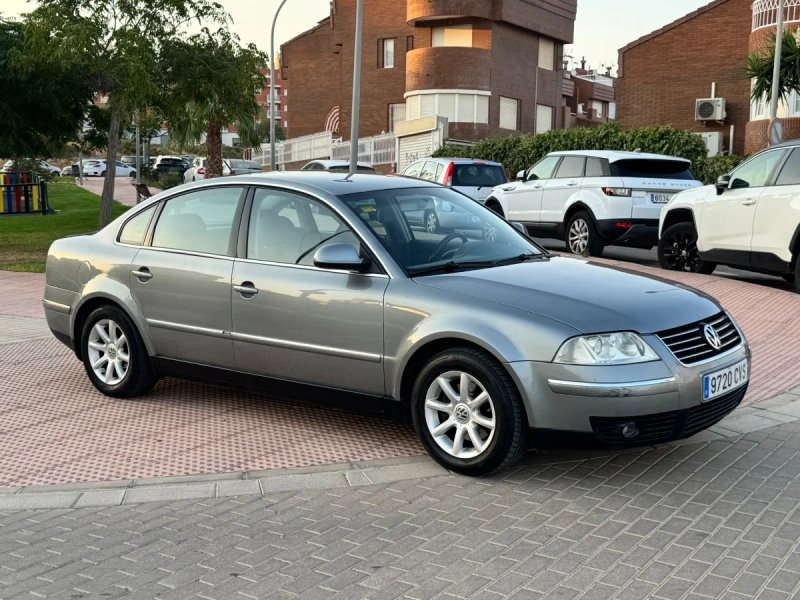 Volkswagen Passat 2004 - foto 1