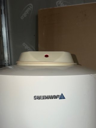 Termo eléctrico Junkers blanco
