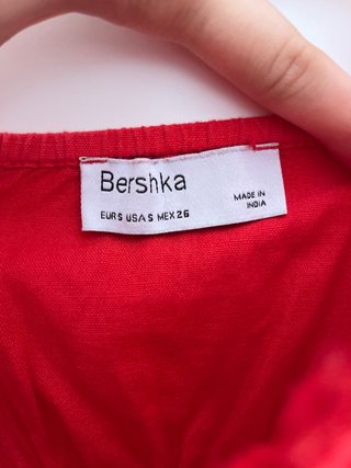 Vestido rojo escote cuadrado manga abullonada