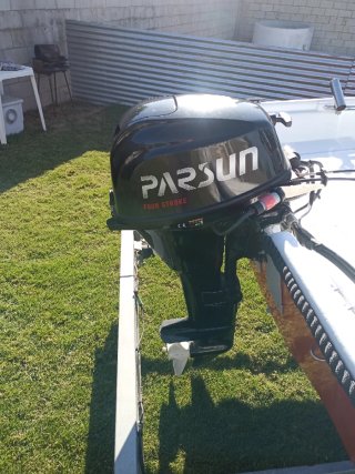 Barco 450 eslora con remolque
