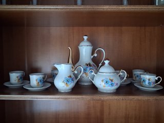 Set da tè in porcellana con fiori blu