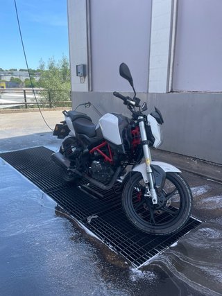 KSR GRS 125cc Naked Roja y Blanca
