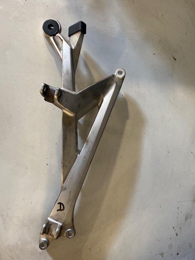 Soporte Estribera Derecha BMW K 1200 GT 07