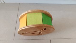 Rodari musical de madera