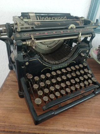Máquina de escribir antigua Underwood