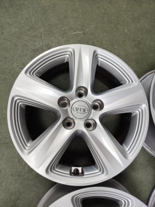 Llantas Kia Sportage R16 de 2013.