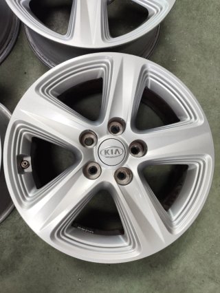 Llantas Kia Sportage R16 de 2013.