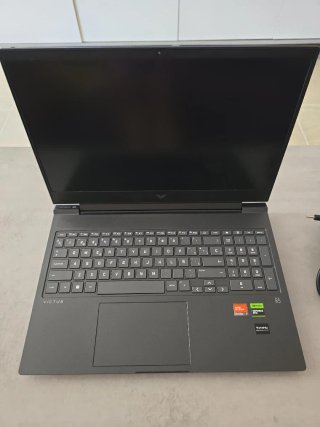 Portátil HP Victus Ryzen 7 Negro/Gris