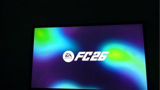PS4 (PlayStation 4) + 4 Juegos + 2 Mandos