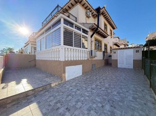 Casa pareada en venta en Campos de Golf - Villa Martin - Los Dolses en Orihuela