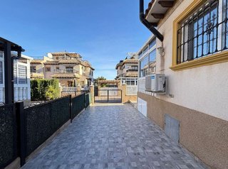 Casa pareada en venta en Campos de Golf - Villa Martin - Los Dolses en Orihuela