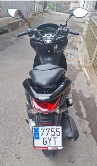 Honda PCX 125 Maxi Scooter Negra