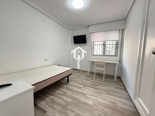 Piso en venta en Altozano - Conde Lumiares en Alicante