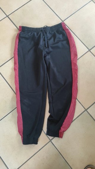Pantalones deportivos elegantes negros y rojos