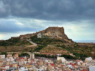Piso en venta en Mercado en Alicante