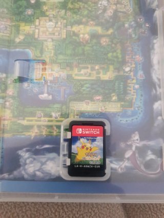 Pokemon Let's Go Pikachu! Nintendo Switch