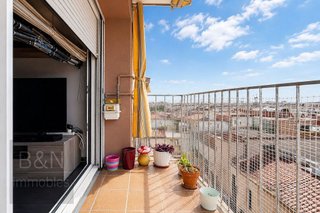 Piso en venta en Segle XX en Terrassa