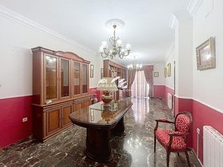 Chalet en venta en Lucena