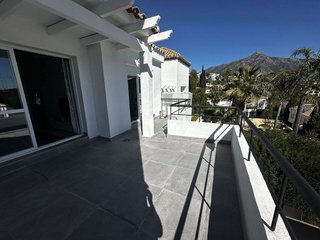 Piso en venta en Los Naranjos - Las Brisas en Marbella