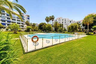Piso en venta en Puerto Banús en Marbella