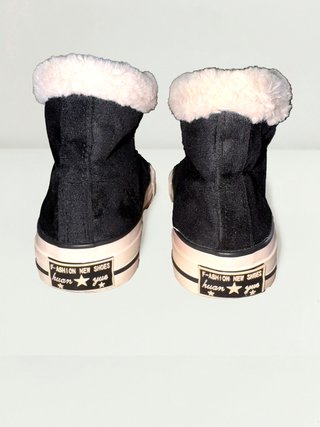 Zapatillas estilo Converse con forro interior