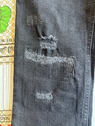 Pantalones Jeans ZARA Negros Rotos. Slim. Talla 44