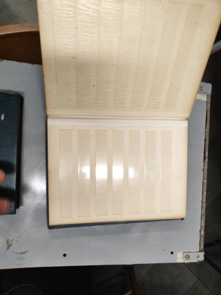 2 raccoglitori francobolli Caravel e Pionier