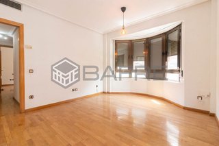 Piso en venta en Pradolongo en Madrid