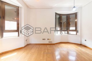 Piso en venta en Pradolongo en Madrid