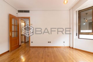 Piso en venta en Pradolongo en Madrid