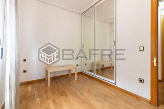 Piso en venta en Pradolongo en Madrid