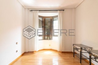 Piso en venta en Pradolongo en Madrid