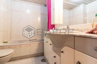 Piso en venta en Pradolongo en Madrid