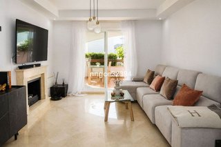 Piso en venta en Los Naranjos - Las Brisas en Marbella