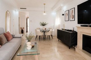 Piso en venta en Los Naranjos - Las Brisas en Marbella