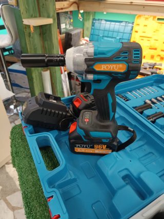 Kit Attrezzi Auto: Cricchetto e Trapano
